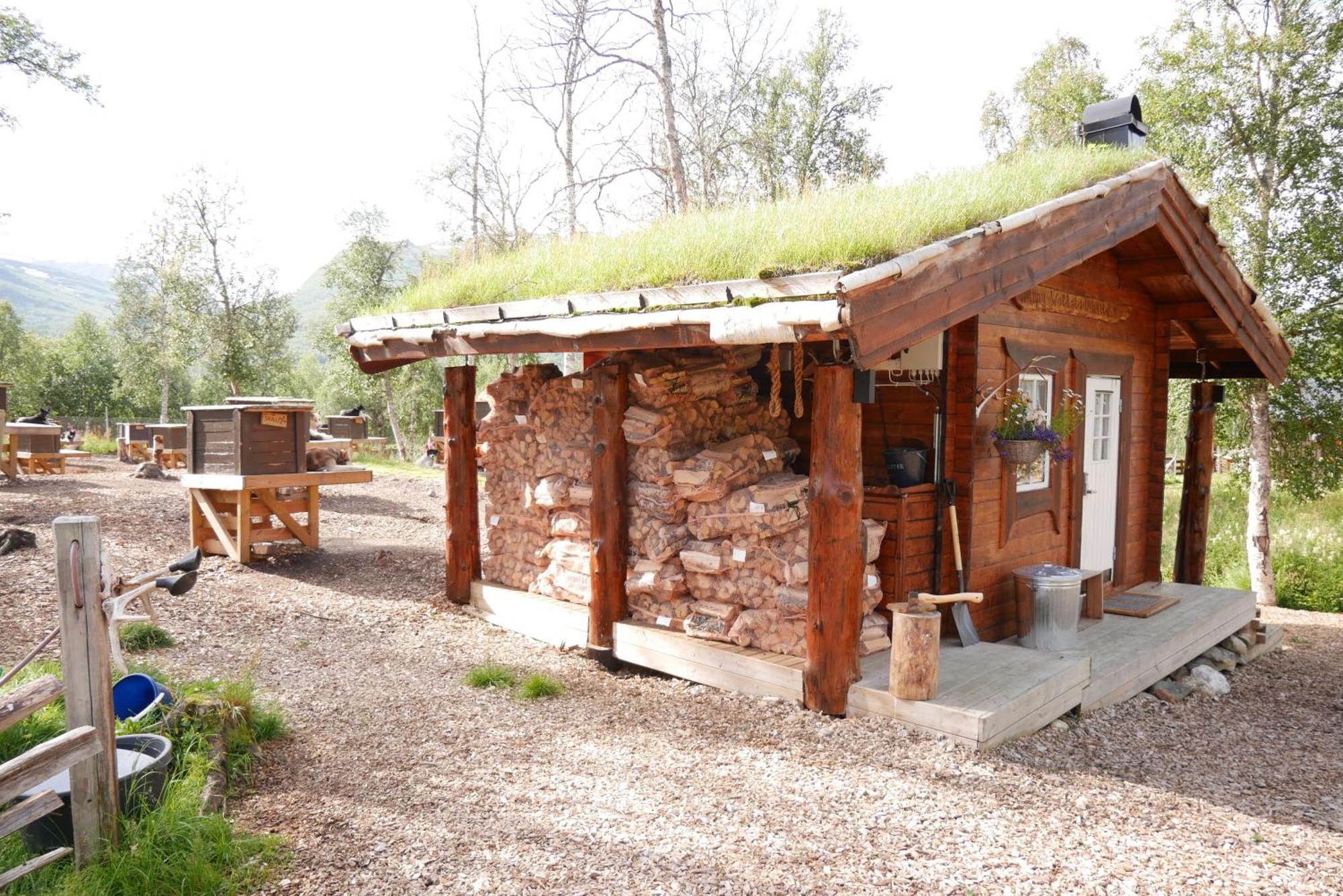 Bardu Huskylodge Luaran gambar