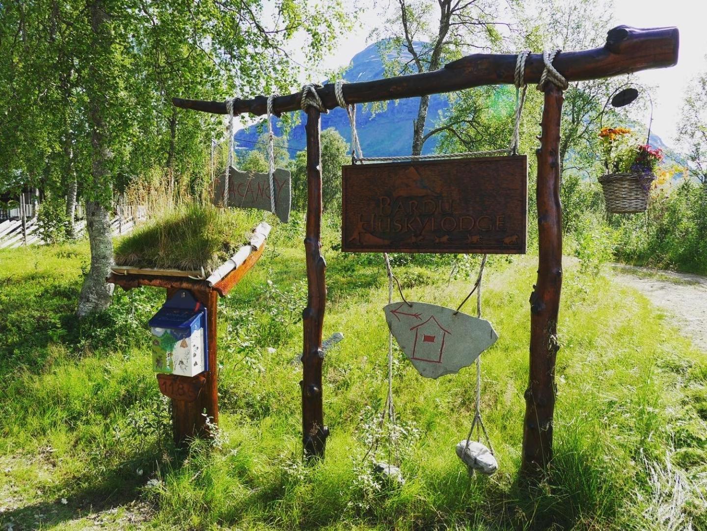 Bardu Huskylodge Luaran gambar